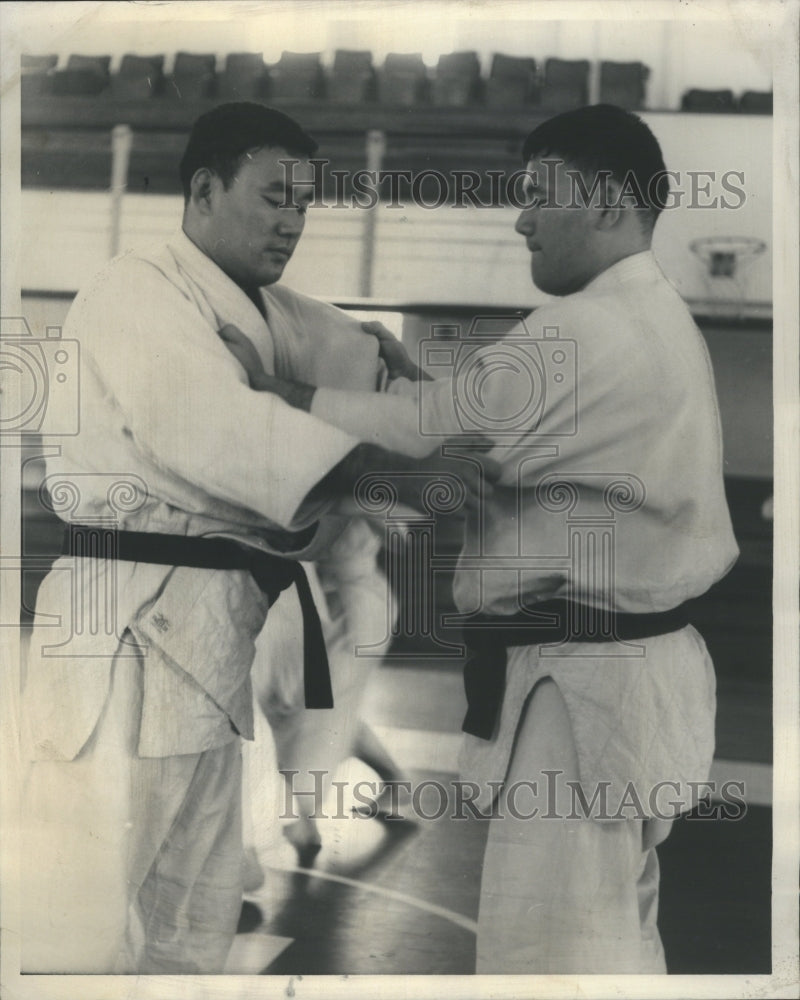 1964 Press Photo Judo Uemera Brothers College Modern