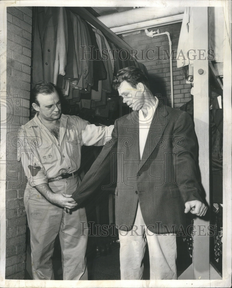 1955 Press Photo County Jail Improvements Wardrobe Room