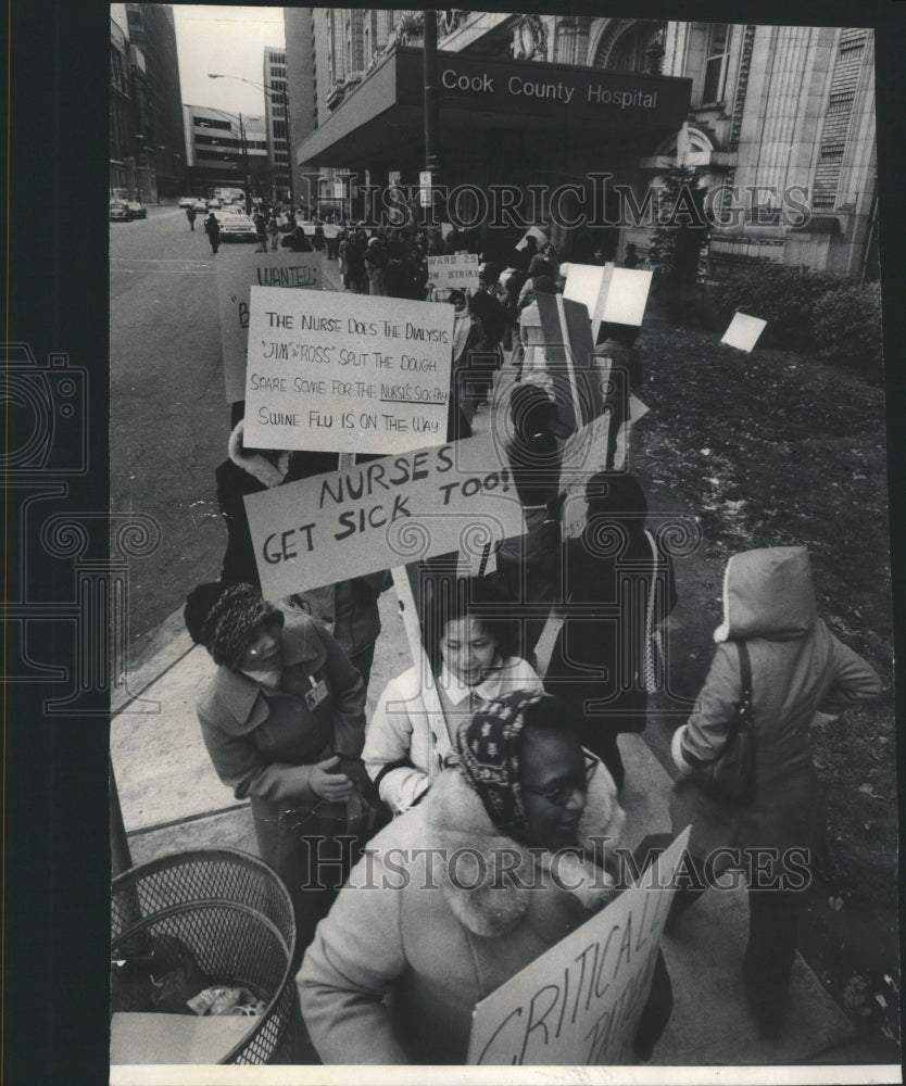 1976 Press Photo Cook County Hospital Strike Nurses