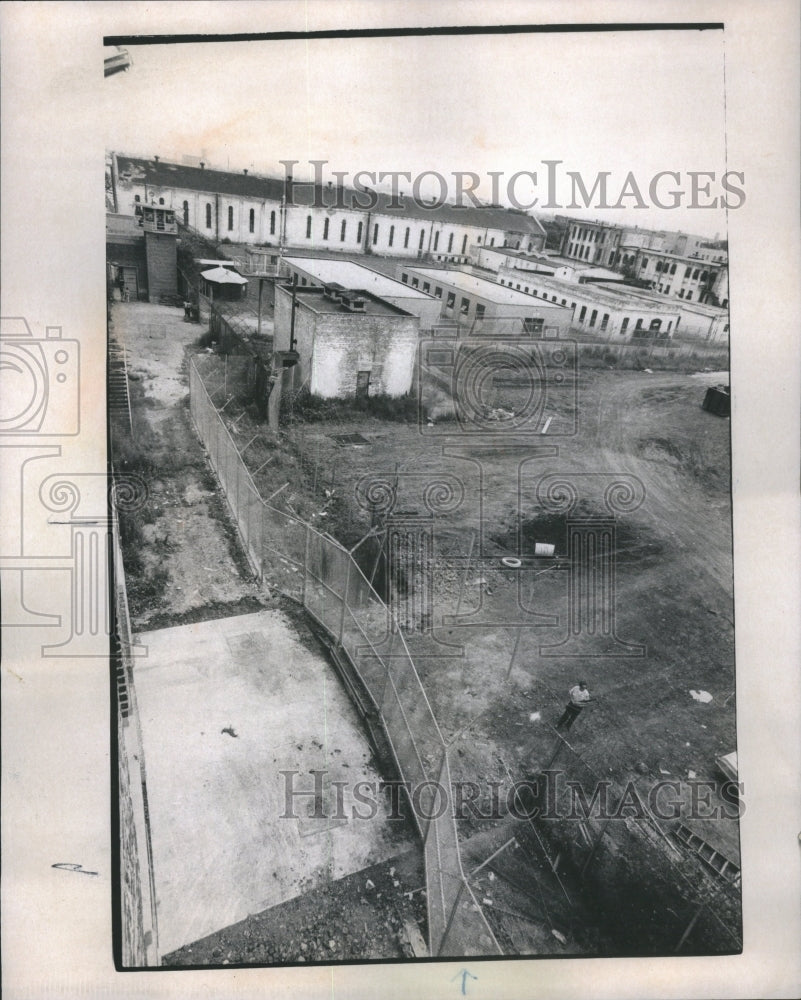 1975 Press Photo County Jail