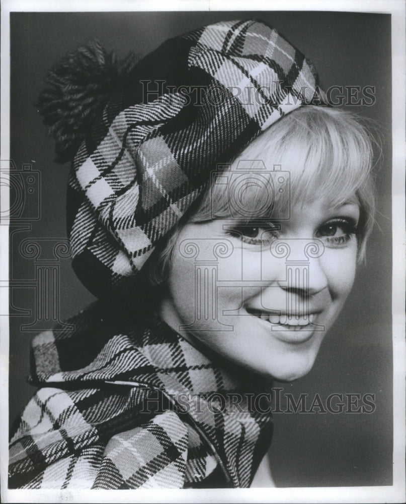 1968 Press Photo Franks Gill Plaids Materials Contempar