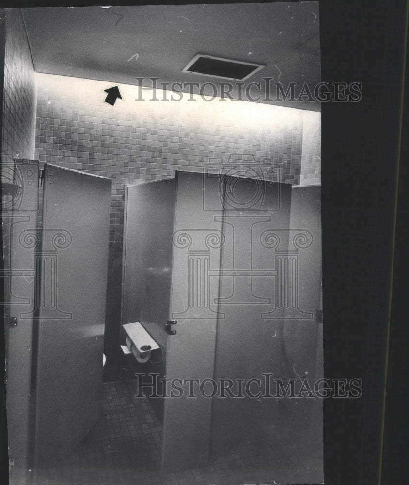 1973 Press Photo John Hancock Center Mens Washroom Bomb