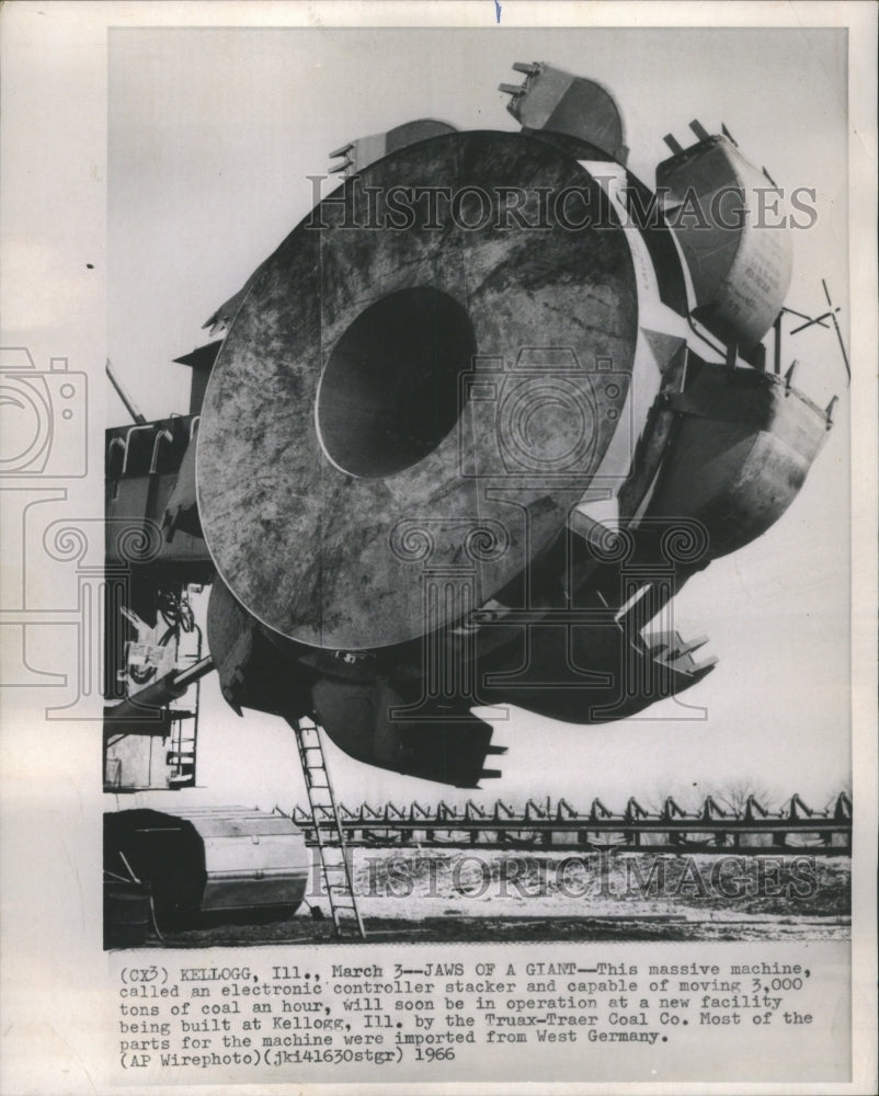 1966 Press Photo Jaws Giant Machine Electronic Coal