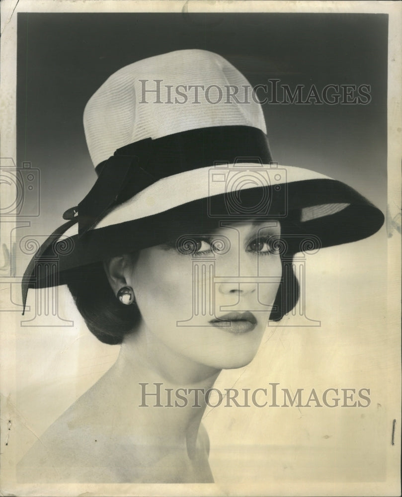 1961 Press Photo hat navy tuesday marshall claire