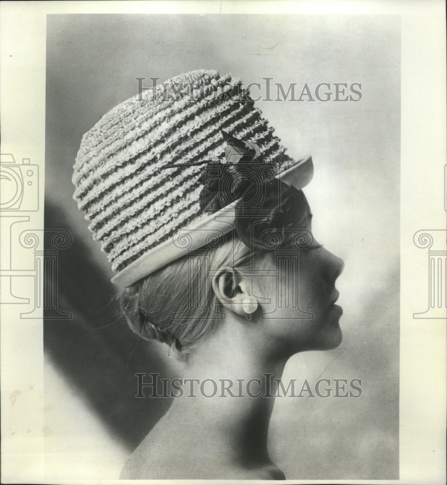 1964 Press Photo Hats Woman