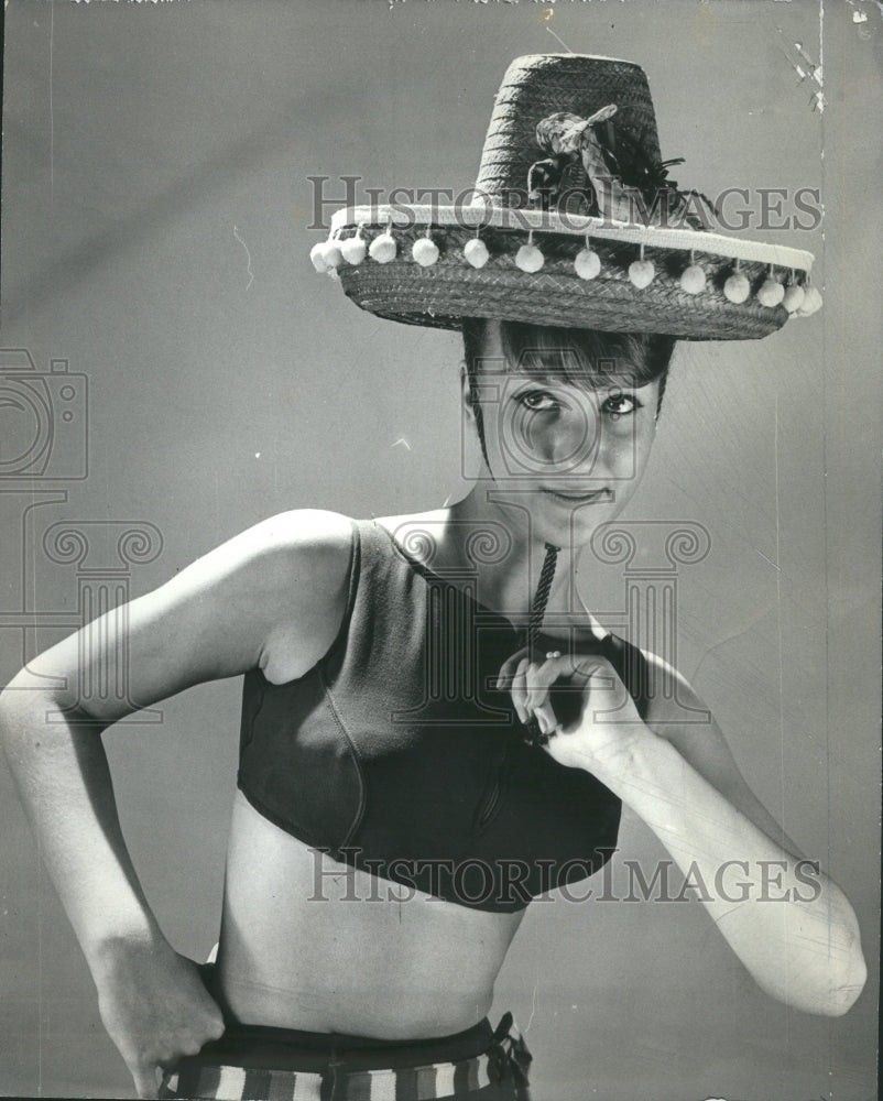 1964 Press Photo Hats Woman