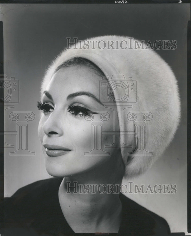 1962 Press Photo Hats Woman