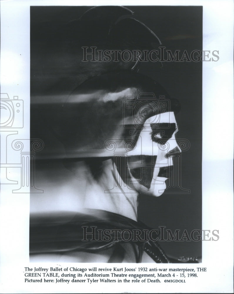 1998 Press Photo The Green Table Play