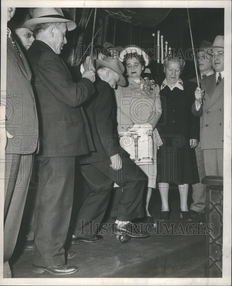 1947 Press Photo Weddind Customs Jewish