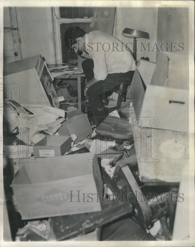 1966 Press Photo Burt Steck in JOIN office