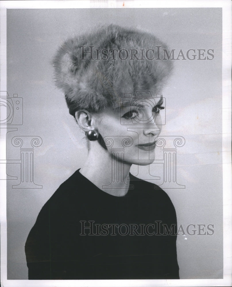 1960 Press Photo Diadem Mink Fur Beret Womens Fashion