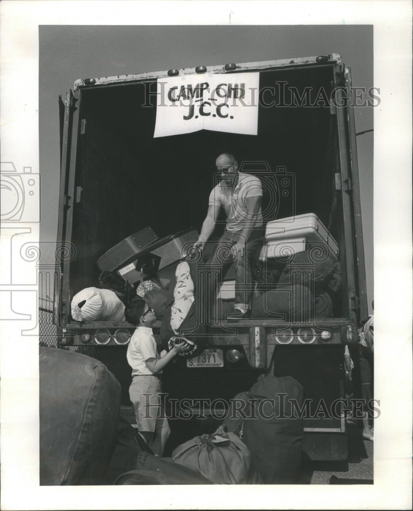 1967 Press Photo Howard Chabner Goes Lake Delton Camp