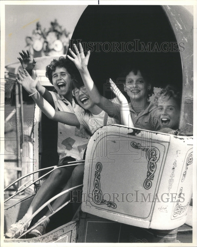 1986 Press Photo Tilt-a-Whirl Fun at Du Page Fair