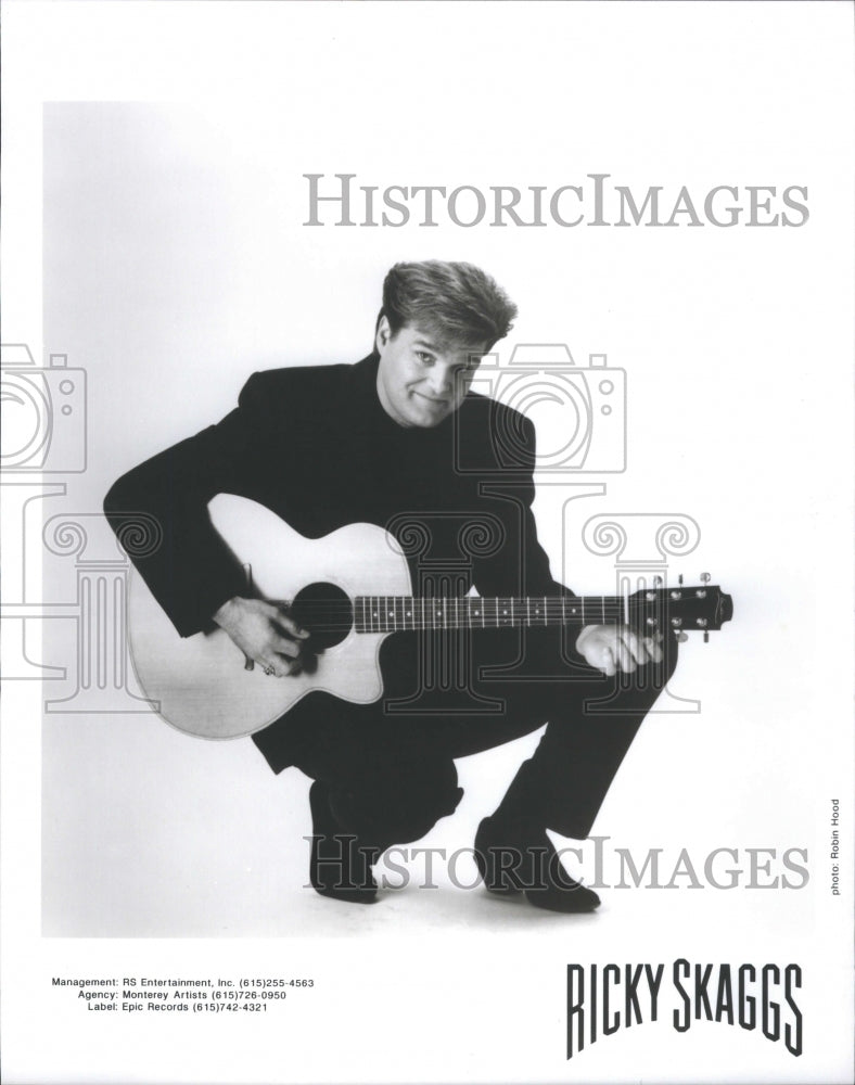 1993 Press Photo Guitar Black Suit Ricky Skaggs