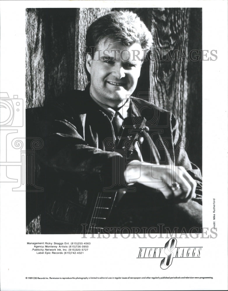 1991 Press Photo Ricky Skaggs Guitar banjo Kentucky