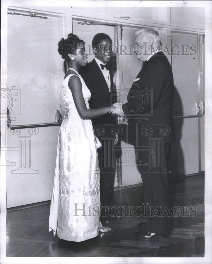 1969 Press Photo Walker Chiseler Det. Urban League Dinn