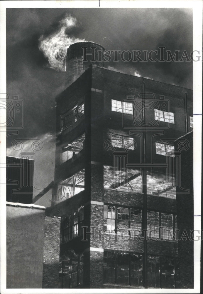 1981 Press Photo FIRE RAPID OXIDATION MATERIAL