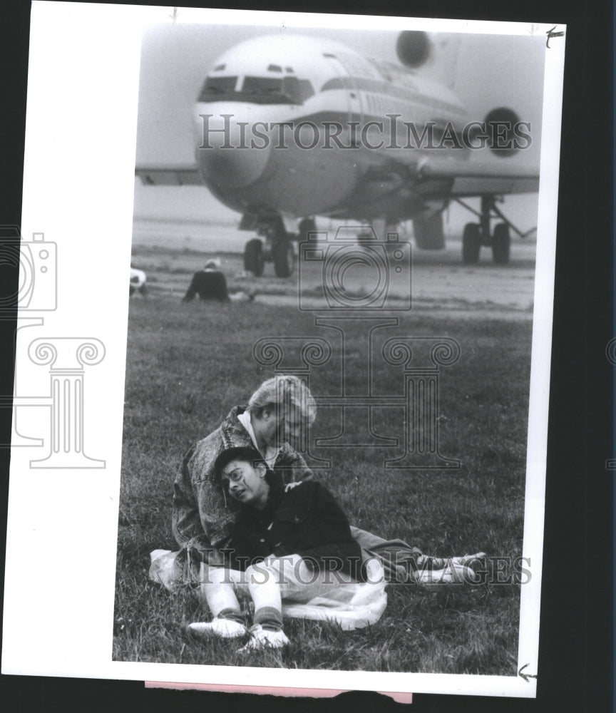 1989 Press Photo Mock Disaster Drill Metro Airport