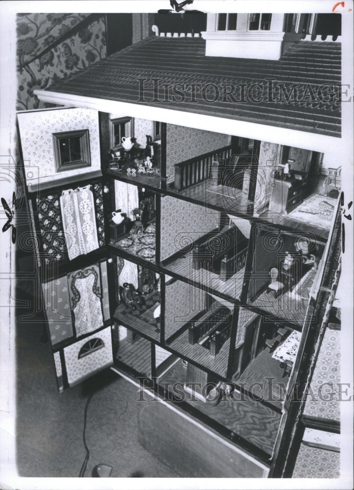 1970 Press Photo Doll House