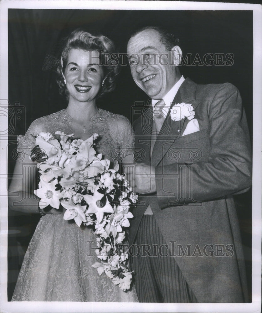 1953 Press Photo Gergg Sherwood Actress Garden Dodge