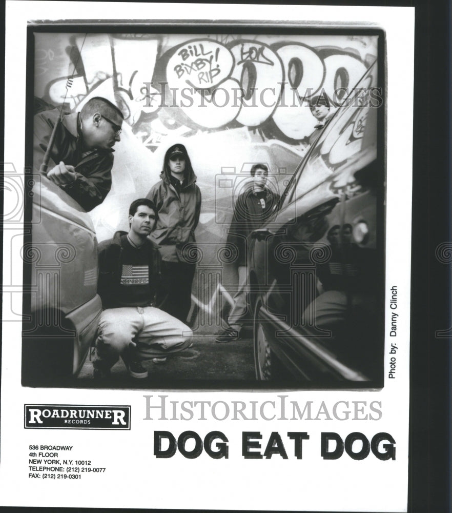 1995 Press Photo Dog Eat Dog Road Runner Danny Clinch