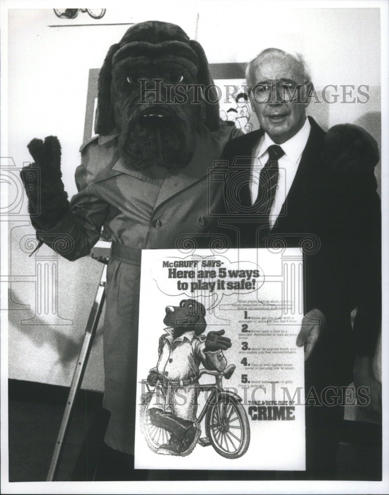 1988 Press Photo Herrel Howard Bell McGruff Education