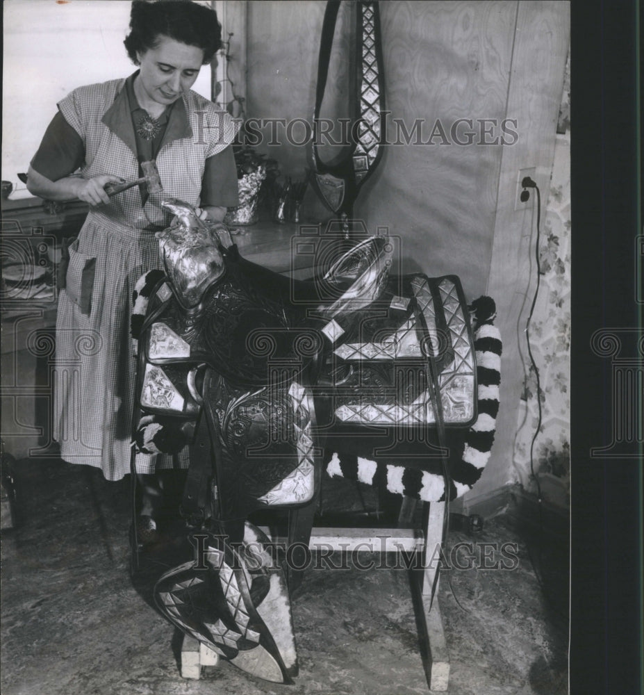 1959 Press Photo Ornate Riding Us Mrs.Rosseti Highly