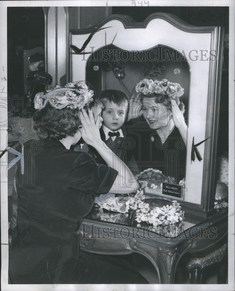 1960 Press Photo Mrs Frank Marus and Son