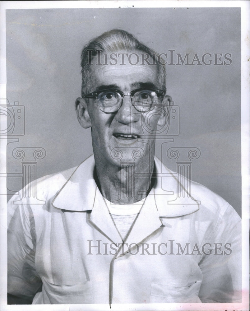 1960 Press Photo Lucky 4 Double Winner Clarence Hawkins