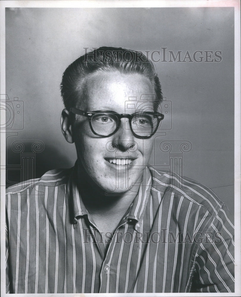 1960 Press Photo Detroit Times Carrier Tom Ling