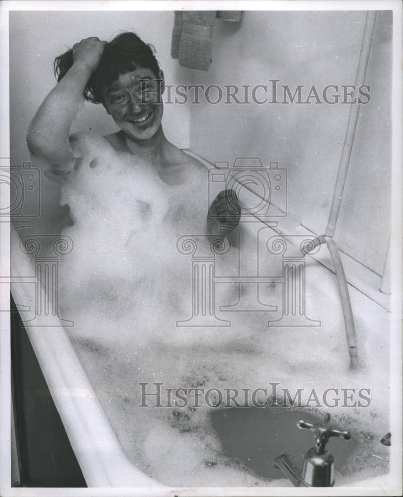 1956 Press Photo Hilary Daily Chimney Sweep Bathing