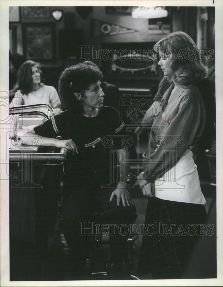 1984 Press Photo Rhea Perlman Cheers