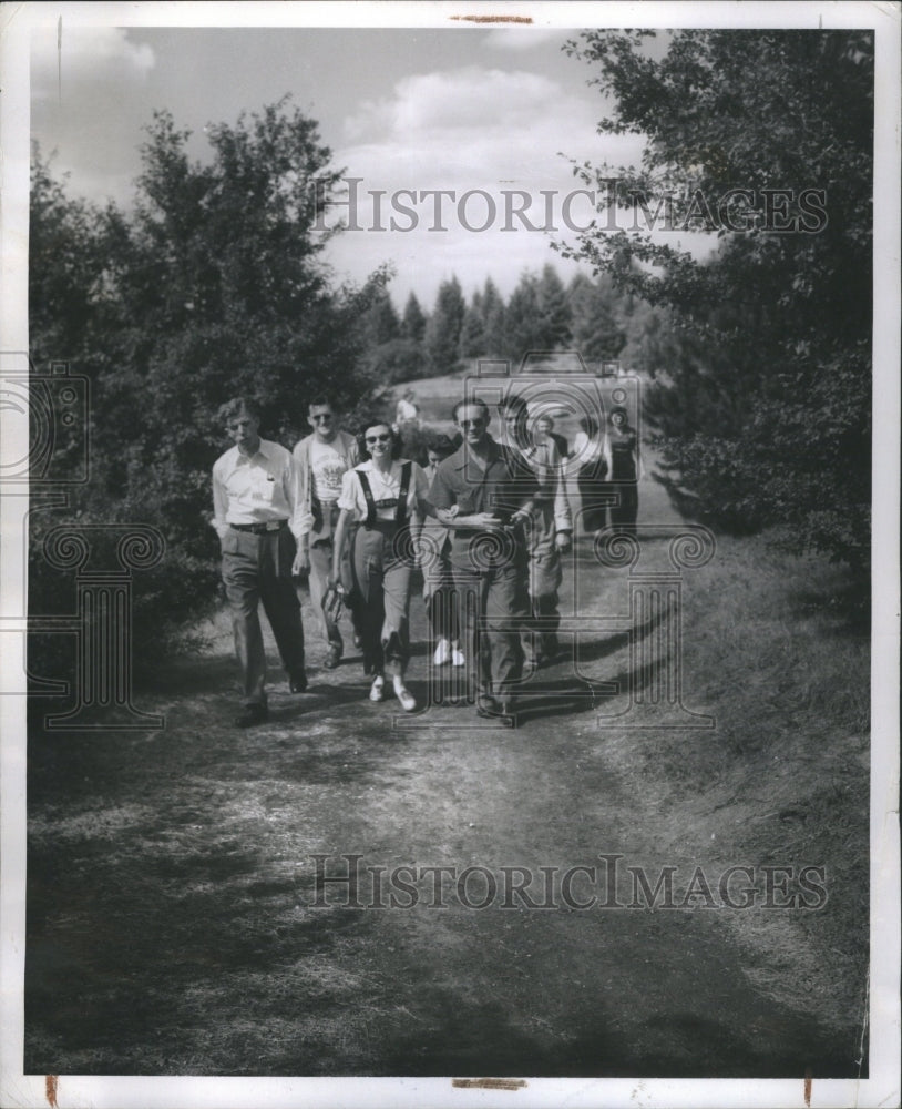 1944 Press Photo Name of a Tincture Vert is Portrayed