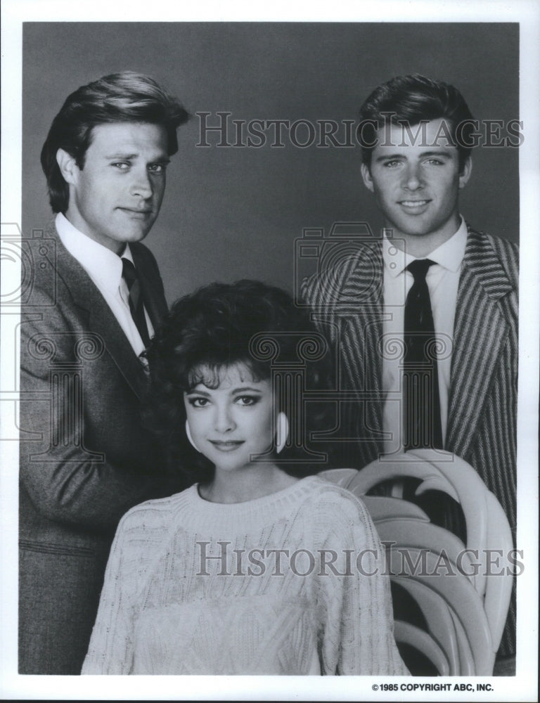 1985 Press Photo Actors John James And Emma Samms