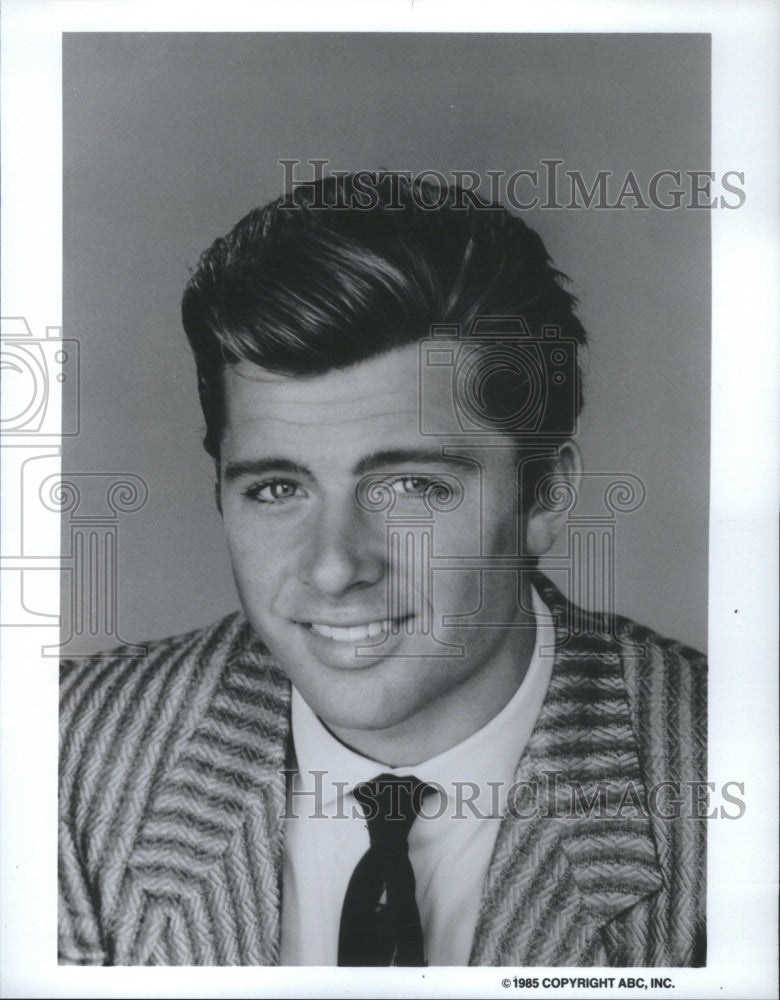 Press Photo Maxwell Caulfield Host Television Program