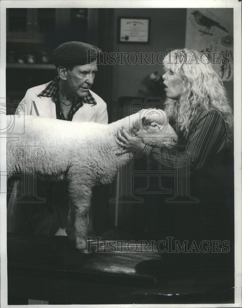 1982 Press Photo Tv Show &quot;Gloria&quot;