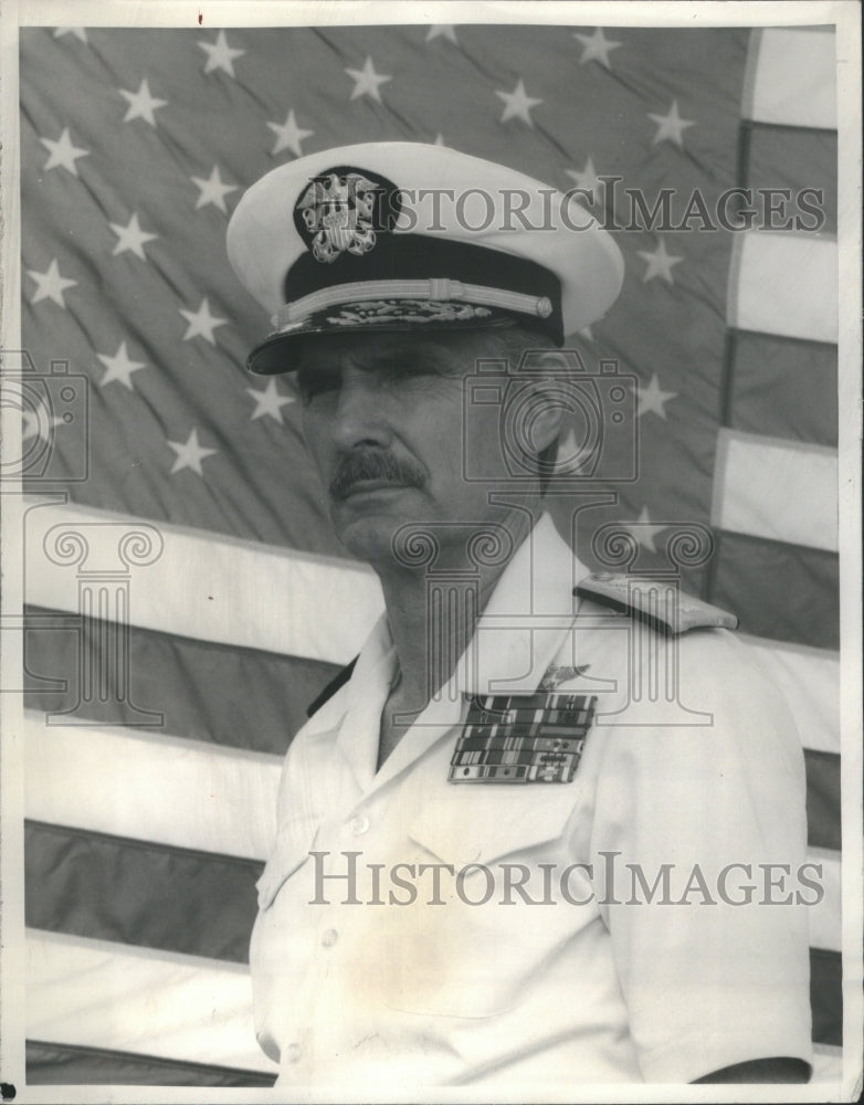 1983 Press Photo Dennis Weaver &quot;Emerald Point N.A.S.&quot;