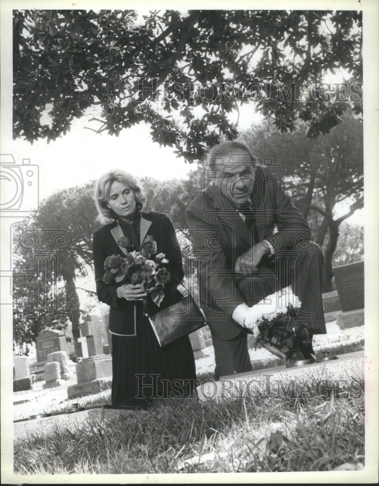 1984 Press Photo grave daughter Freddie grand daughter