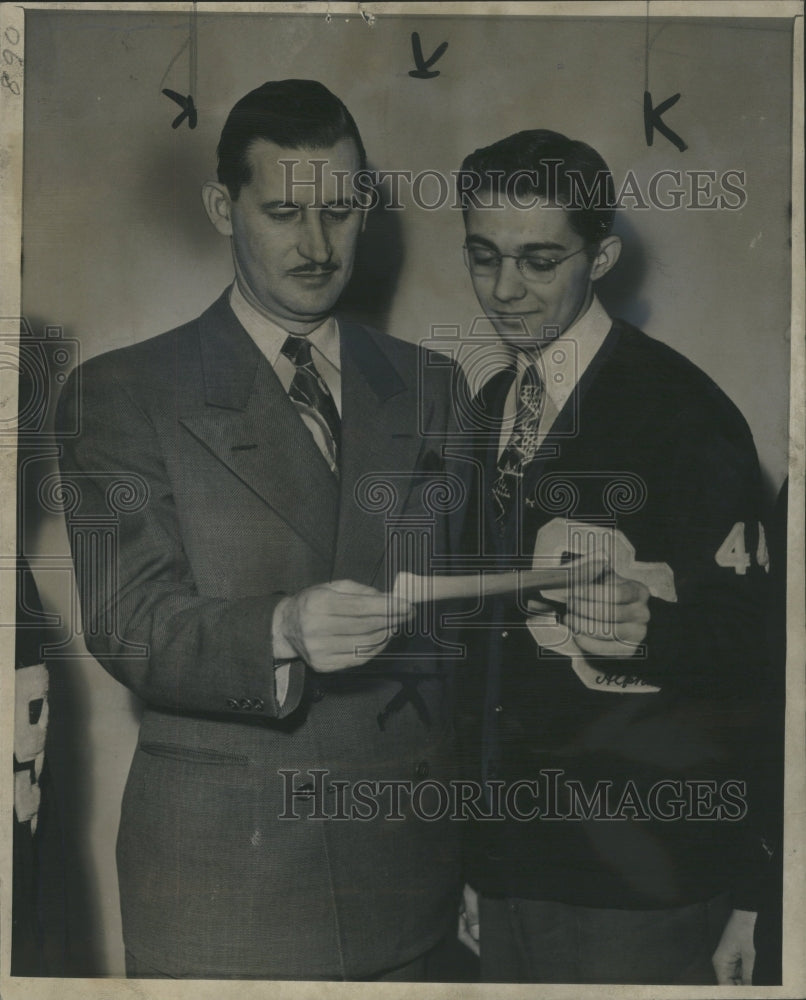 1945 Press Photo Donald Bouchard (right), Western Branc