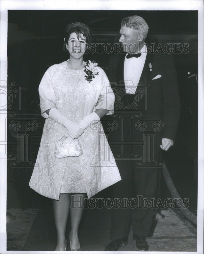 1965 Press Photo Mark Stevens John Sutton