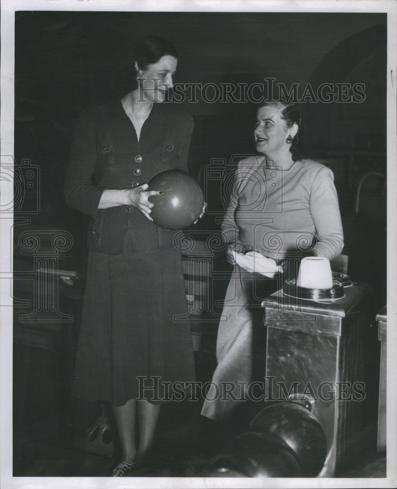 1948 Press Photo Ladies Bowling