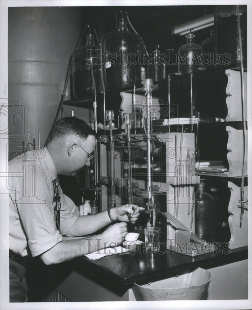 1950 Press Photo Donald O North Chief Chemist Bay City