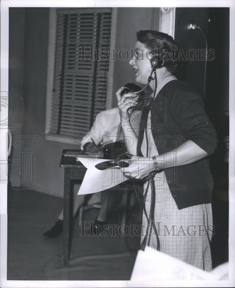 1953 Press Photo Mrs Gertrude Babcock Channel Staff