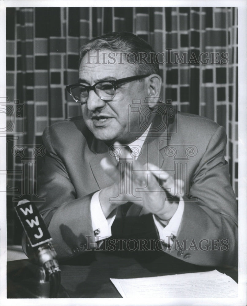 1965 Press Photo DrThos A Tenglia Detroit Physician