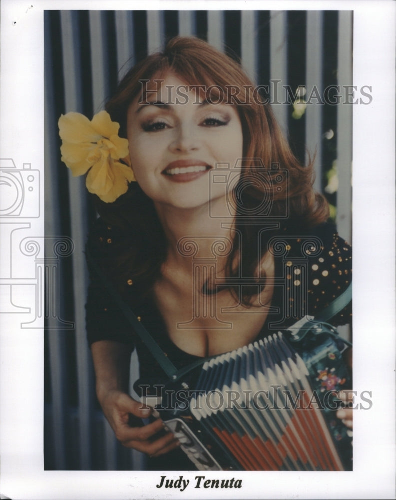 2000 Press Photo Judy Tenuta Comedienne Accordionist