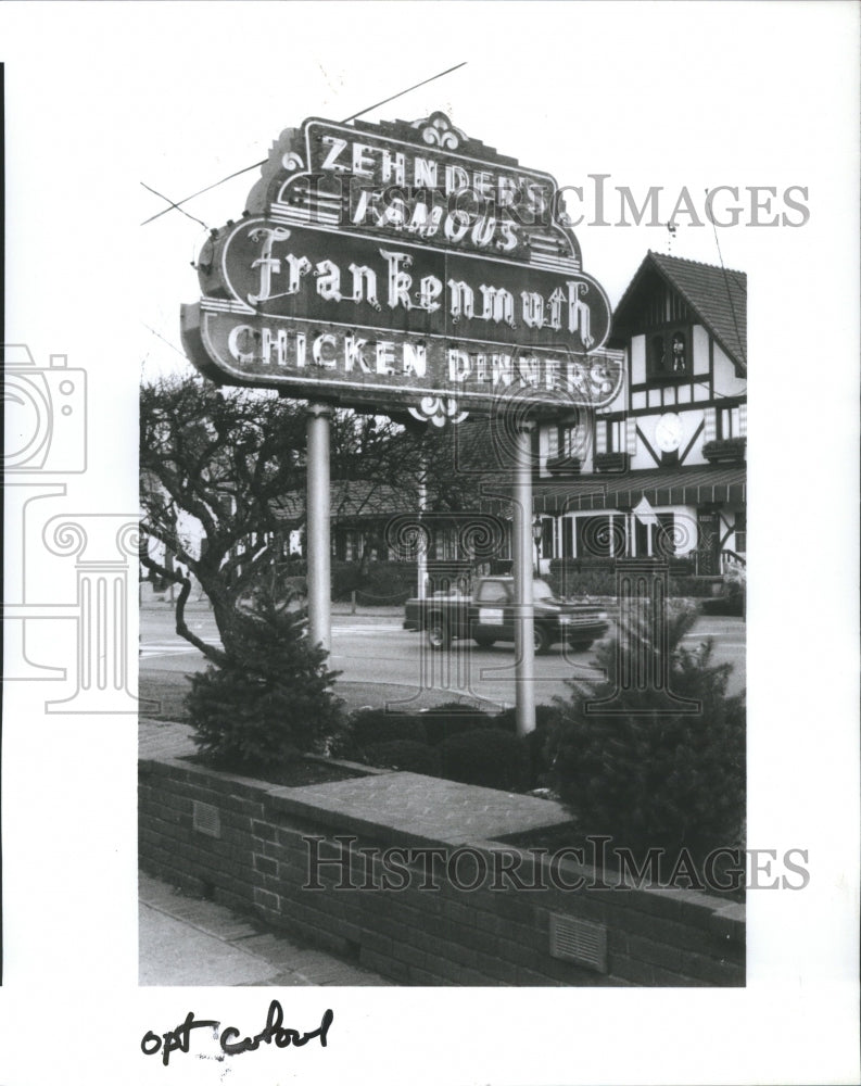 1990 Press Photo Frankemuth Travel Food Pix Chicken Cen