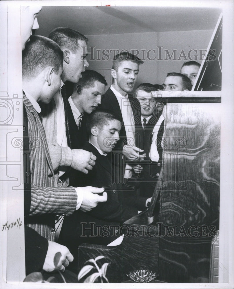 1953 Press Photo STUDENTS FERNDALE MICHIGAN HIGH SCHOOL