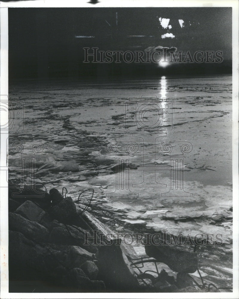 1980 Press Photo Sun Rise Ice Flow Detroit River Winter