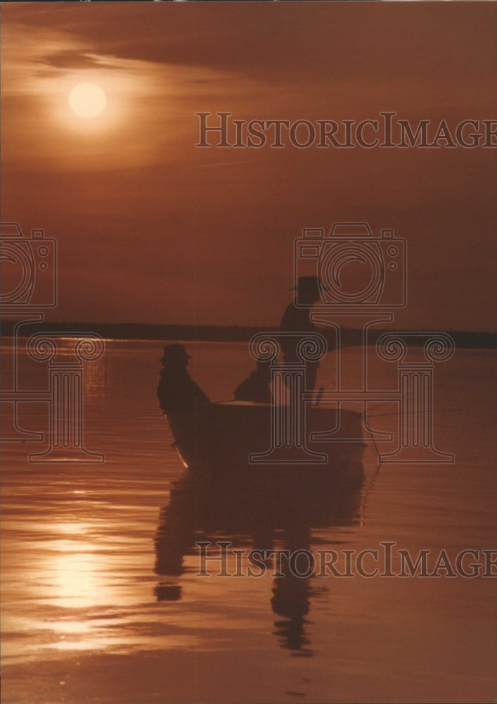 1982 Press Photo Sunset People Boating Ontario Canada