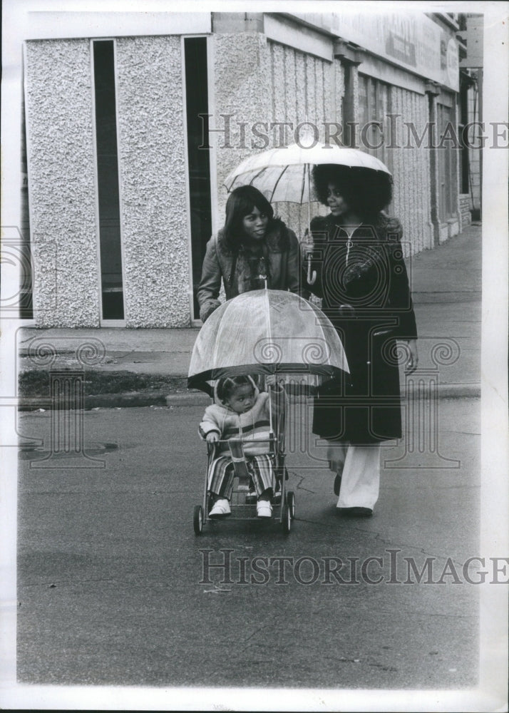 1973 Press Photo Alice Diego Pat Norris Spring Season